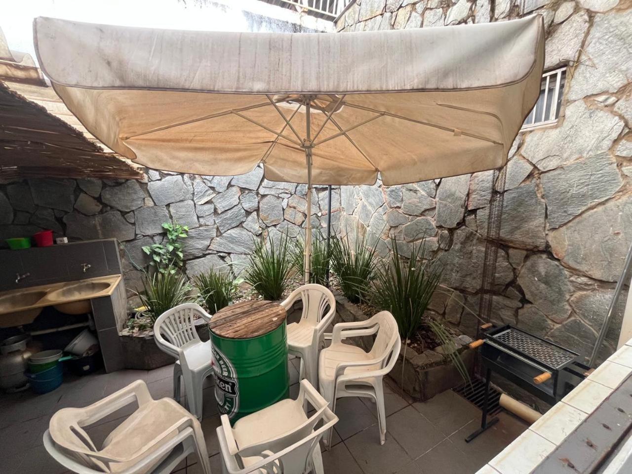 Casa Quintal Bueno! 5 Quartos Com Ar Split E Internet Ultra! Perto Do Melhor De Goiania! Marista Parques Areiao E Vaca Brava Hospital Premium Mater Dei Blue Fit Perdomo Goiania Shopping! Εξωτερικό φωτογραφία