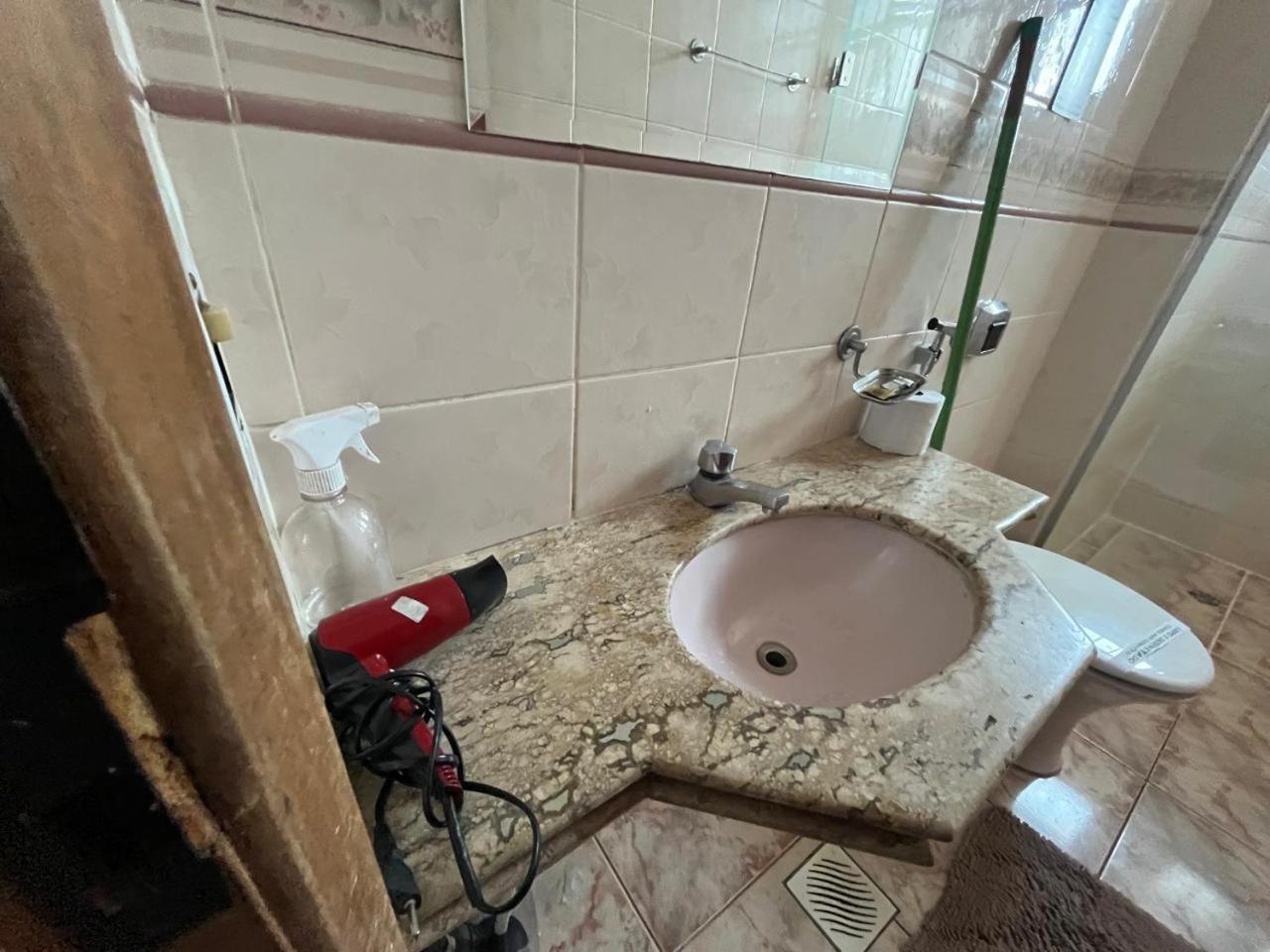 Casa Quintal Bueno! 5 Quartos Com Ar Split E Internet Ultra! Perto Do Melhor De Goiania! Marista Parques Areiao E Vaca Brava Hospital Premium Mater Dei Blue Fit Perdomo Goiania Shopping! Εξωτερικό φωτογραφία